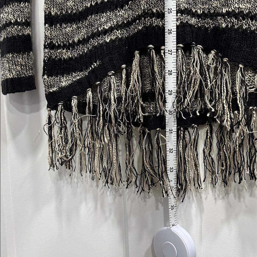 Striped Black and Tan Women's Sweater with Hoodie & Fringe Size Medium - Picture 8 of 8